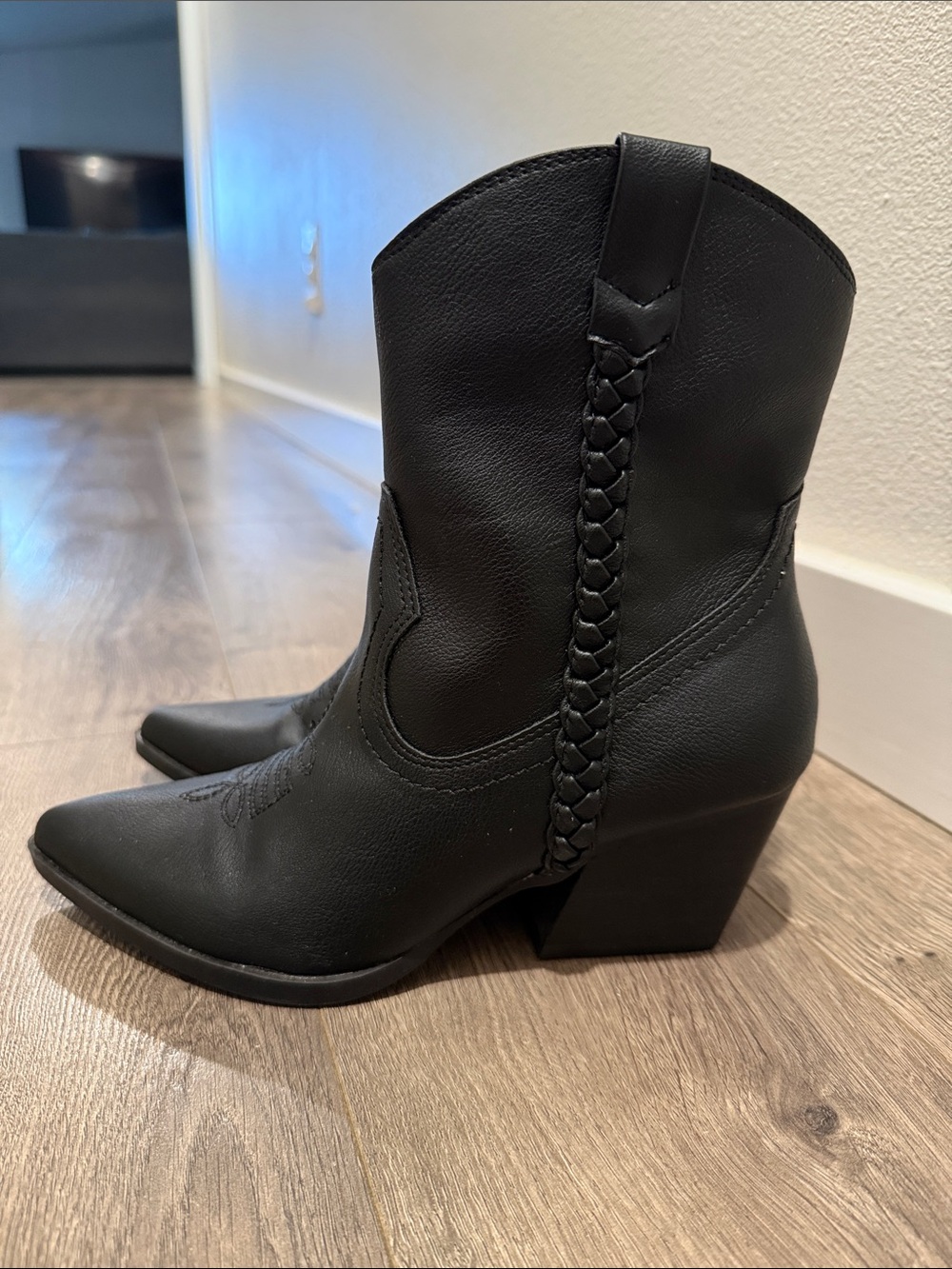 DV Dolce Vita Karyn Western Booties - Picture 3 of 5